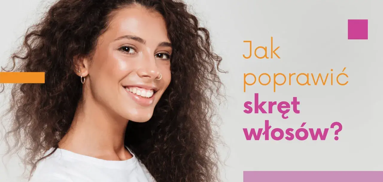 Uśmiechnięta kobieta z burzą kręconych włosów. Dowiedz się, jak zrobić kręcone włosy na stałe i cieszyć się piękną fryzurą.
