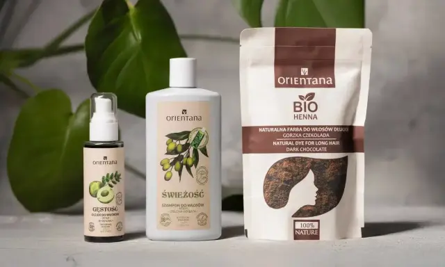 Naturalne kosmetyki Orientana: olejek i szampon na porost włosów, oraz bio henna w kolorze gorzkiej czekolady.